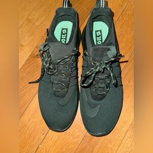 Nike Men's Dark Green Athletic Shoes